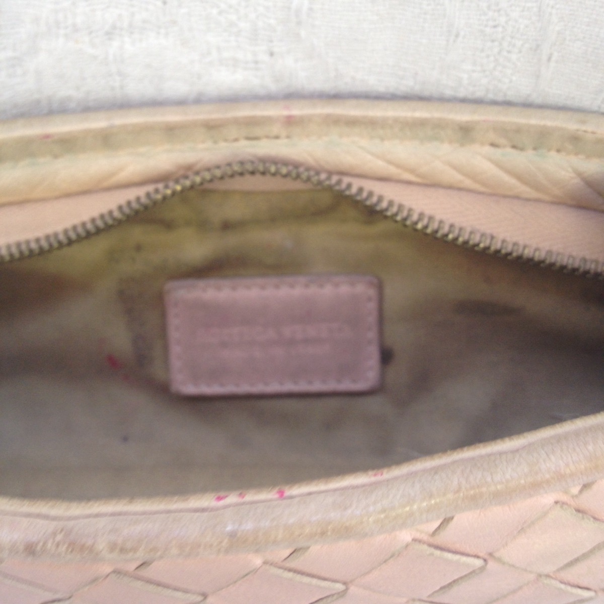 池袋　ペンケース　ソファー、鞄、バッグ、修理、張替、黒ずみ汚れ、クリーニング、色移り、すれ傷　　ベージュ　ボッテガヴェネタ　13 - コピー